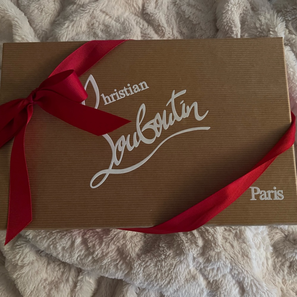 Christian Louboutin Dorissima 85 patent